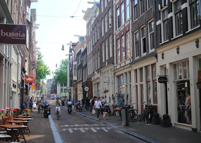 Bed Of Roses B&B 암스테르담