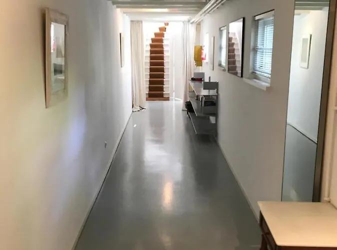 Bed Of Roses 암스테르담