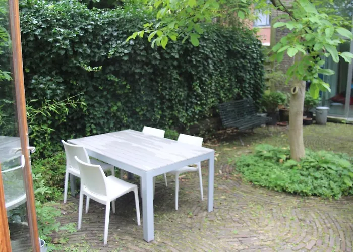 Bed Of Roses Amsterdam